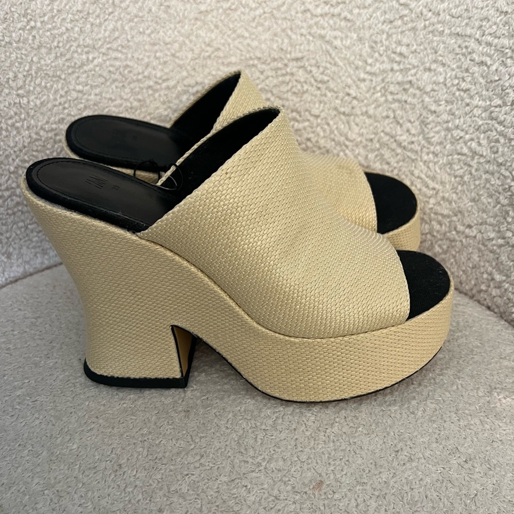 Summer sandals